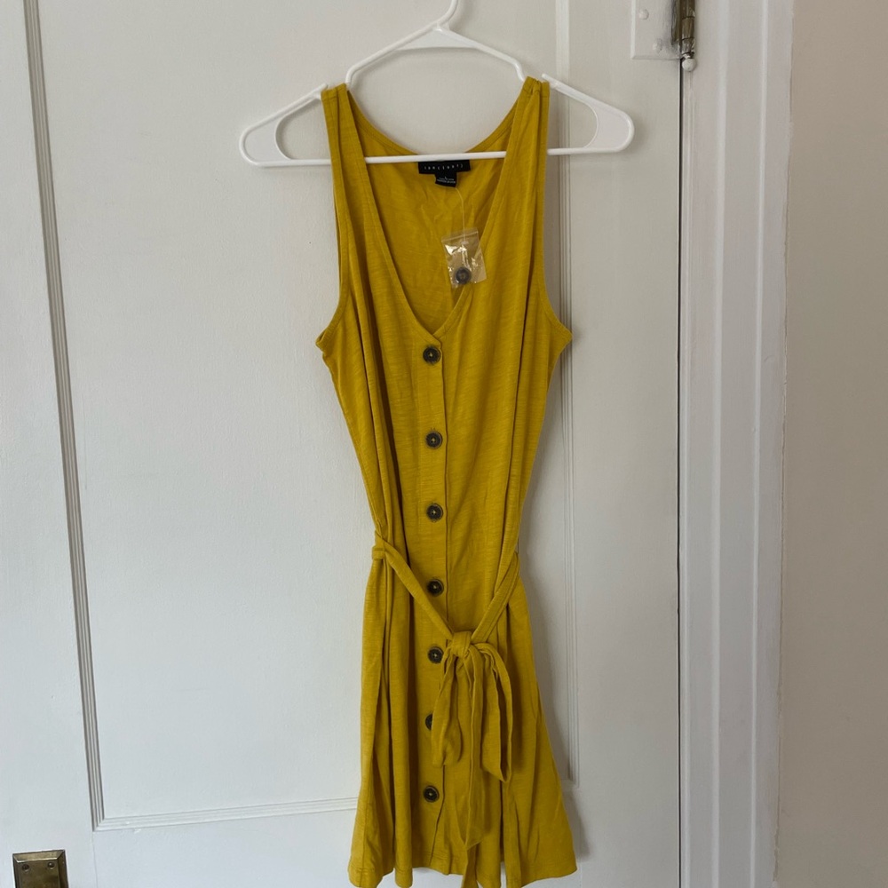 Yellow Dress - Picture 3 of 8